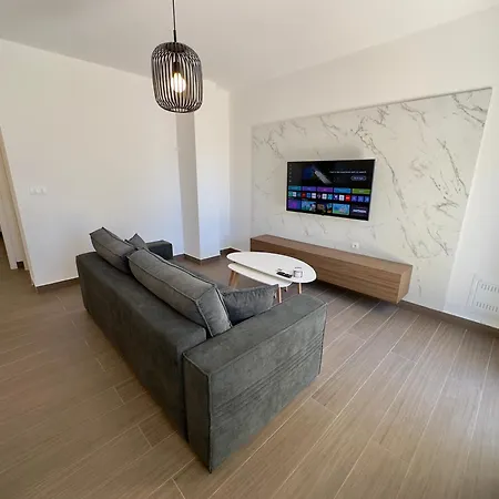Jolanda Beachside