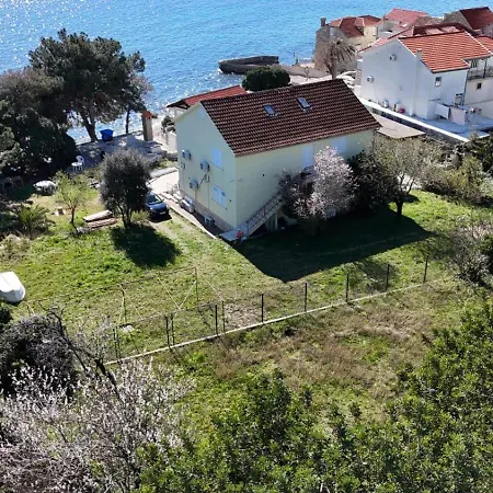 Jolanda Beachside Apartament